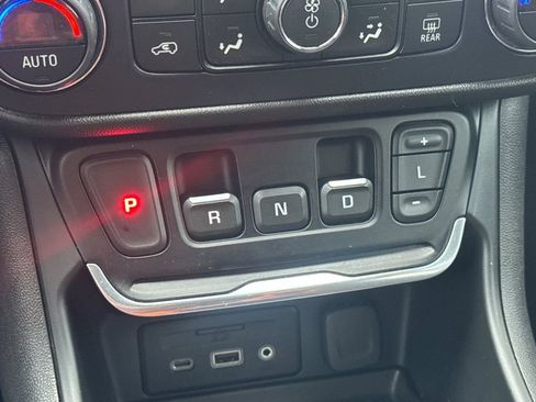 Used 2021 GMC Terrain SLE w/ Driver Convenience Package AWD/4WD image 24