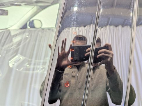 Used 2025 Lincoln Aviator AWD w/ Jet Appearance Package image 14