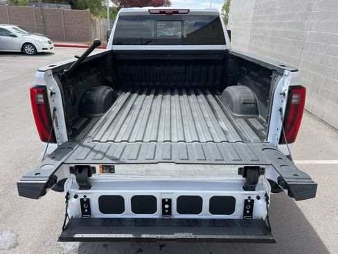 Used 2025 GMC Sierra 3500 Denali w/ Denali Reserve Package AWD/4WD image 31