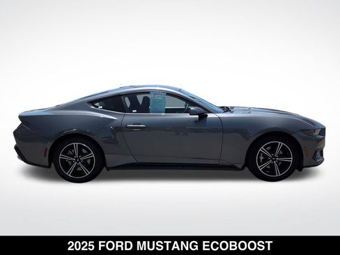 Used 2025 Ford Mustang Coupe RWD image 6
