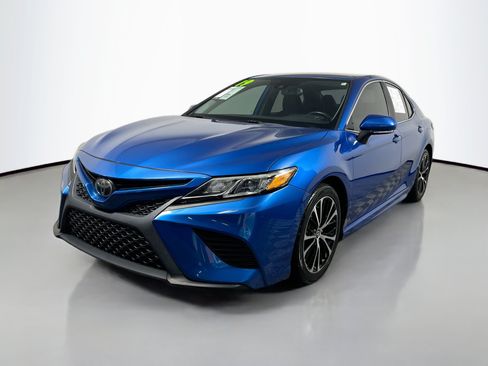 Used 2019 Toyota Camry SE w/ Convenience Package FWD image 10