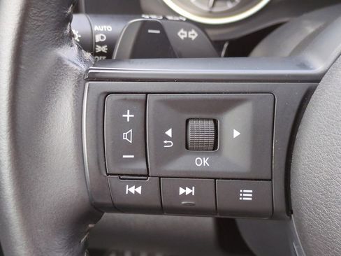 Certified 2025 Nissan Pathfinder SV image 30