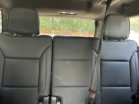 Used 2021 GMC Yukon XL Denali w/ Denali Ultimate Package AWD/4WD image 7