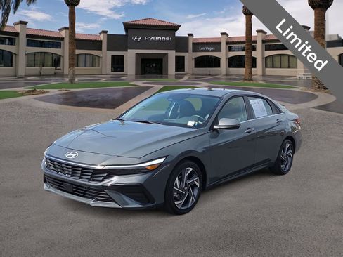 Used 2025 Hyundai Elantra Limited FWD image 4