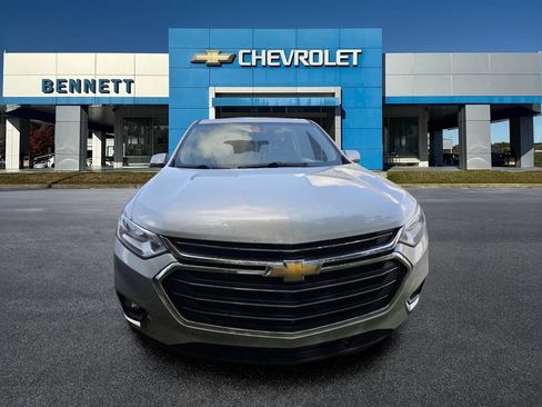Used 2019 Chevrolet Traverse LT w/ LT Premium Package FWD image 2
