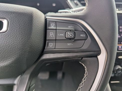 New 2025 Jeep Grand Cherokee Laredo image 18