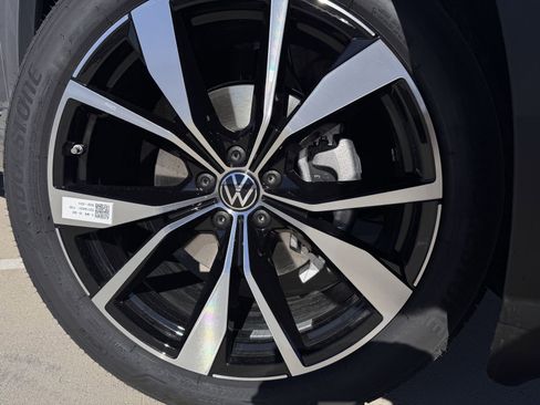 New 2026 Volkswagen Atlas SEL Premium R-Line image 10