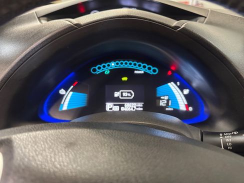 Used 2017 Nissan Leaf SV FWD image 10