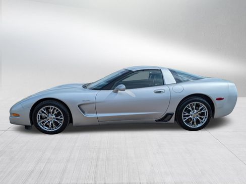 Used 2001 Chevrolet Corvette Coupe w/ Preferred Equipment Group2 RWD image 4