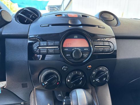 Used 2012 MAZDA MAZDA2 Touring image 22