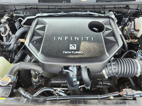 Certified 2025 INFINITI QX80 Sensory AWD/4WD image 9