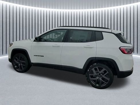 New 2026 Jeep Compass Latitude w/ Sun and Sound Group image 17