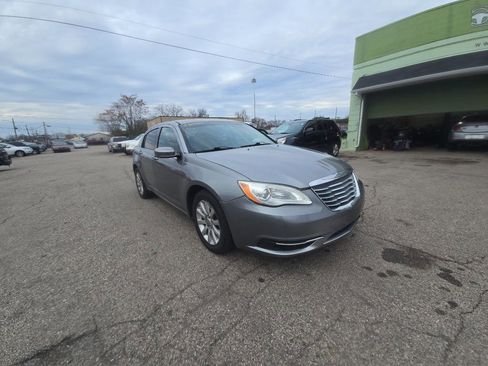Used 2013 Chrysler 200 Touring image 24