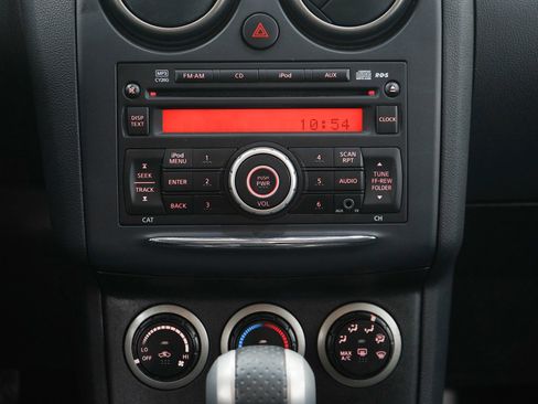 Used 2013 Nissan Rogue S AWD/4WD image 18