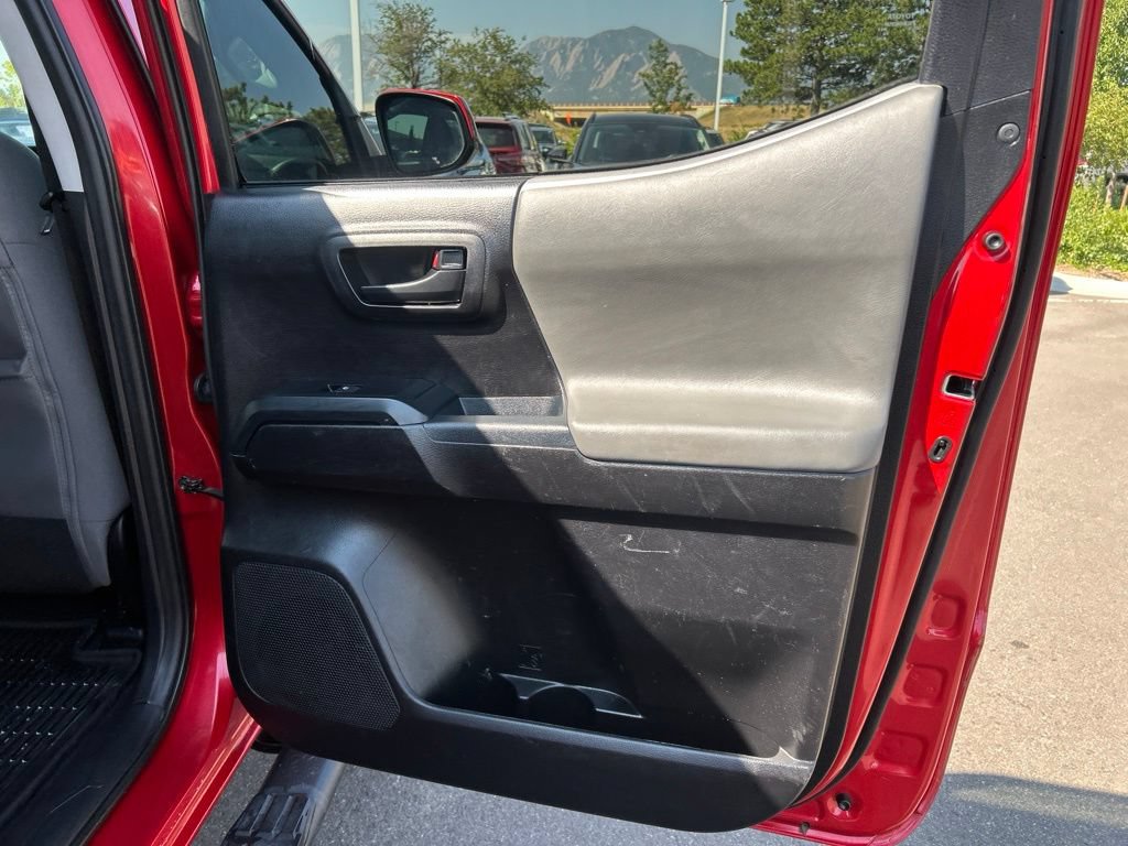 Used 2021 Toyota Tacoma SR AWD/4WD image 13