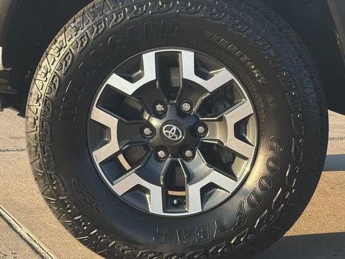 Used 2023 Toyota Tacoma TRD Off-Road AWD/4WD image 30