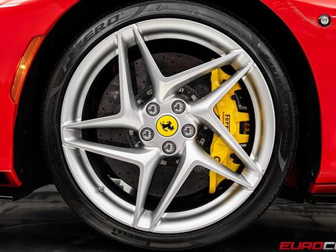 Used 2022 Ferrari F8 Tributo image 28