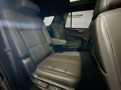 Used 2025 Chevrolet Tahoe High Country AWD/4WD image 32