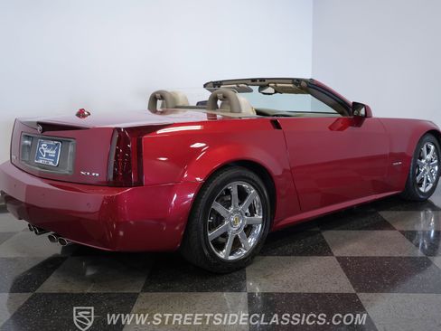 Used 2005 Cadillac XLR image 12