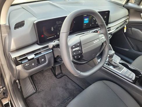 New 2026 Kia Sportage LX FWD image 9