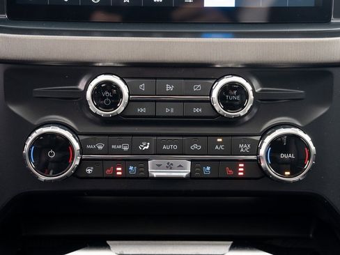 Used 2024 Ford F250 Platinum image 21