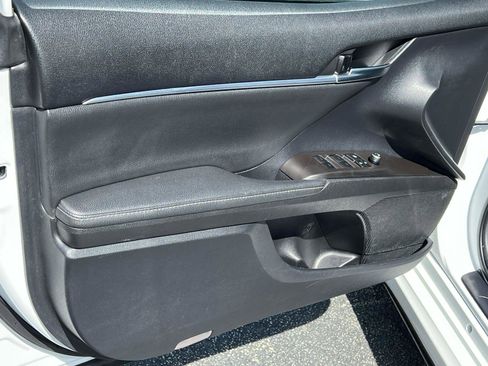 Used 2023 Toyota Camry XSE image 11