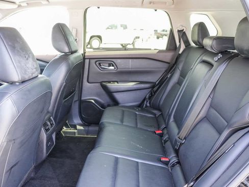 Used 2023 Nissan Rogue SV w/ SV Premium B Package FWD image 13