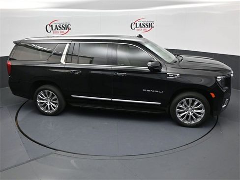 Certified 2023 GMC Yukon XL Denali image 21