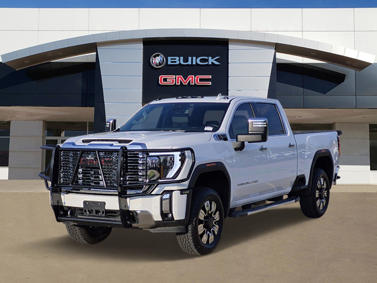 Certified 2025 GMC Sierra 2500 Denali AWD/4WD image 3