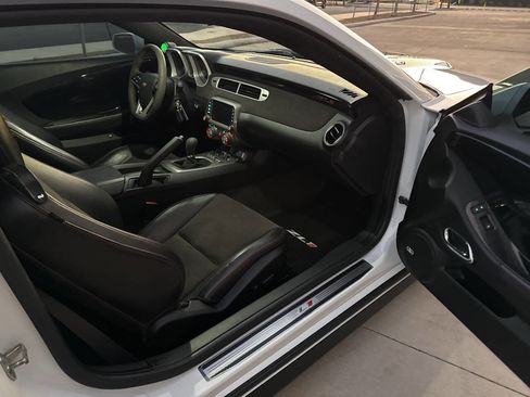 Used 2014 Chevrolet Camaro ZL1 RWD image 38