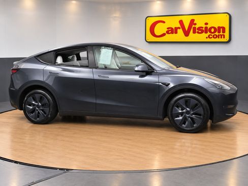 Used 2024 Tesla Model Y Long Range AWD/4WD image 5