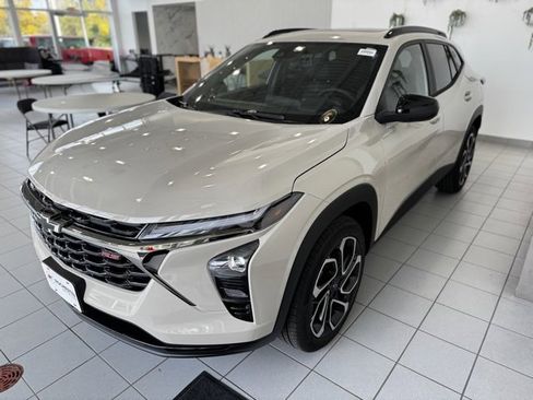 New 2026 Chevrolet Trax RS w/ Sunroof Package image 30