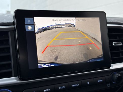 Certified 2024 Hyundai Venue SEL image 20