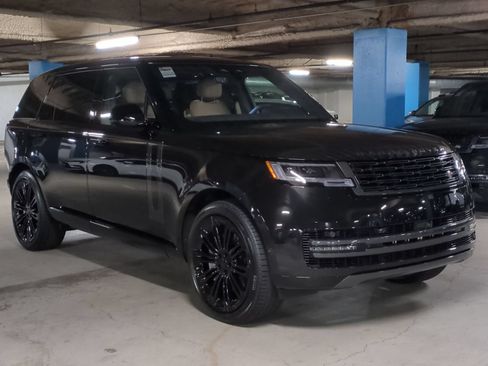 New 2026 Land Rover Range Rover Long Wheelbase SE AWD/4WD image 7
