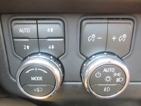 New 2026 GMC Yukon XL Denali Ultimate AWD/4WD image 17