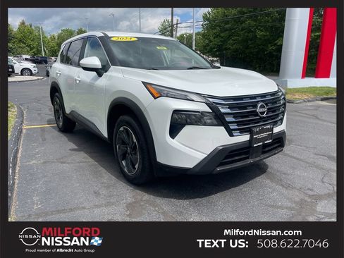 Certified 2024 Nissan Rogue SV FWD image 7