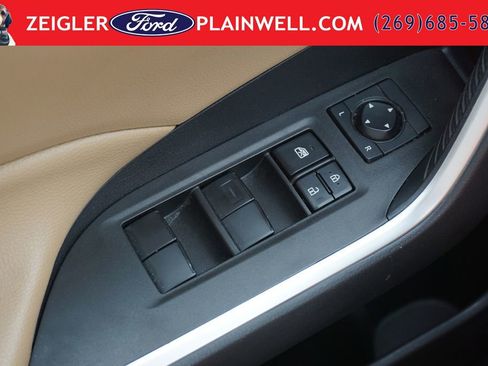 Used 2023 Toyota RAV4 LE AWD/4WD image 27