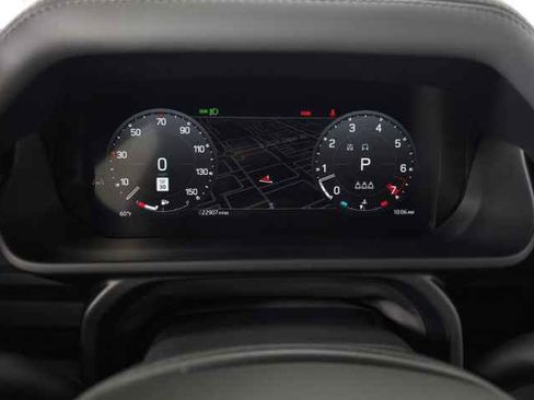 Used 2025 Land Rover Defender 110 X-Dynamic SE AWD/4WD image 21