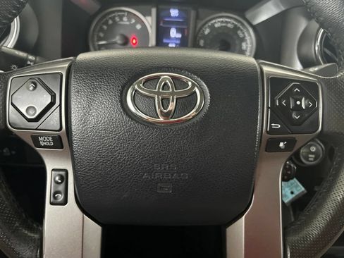 Used 2017 Toyota Tacoma SR5 w/ Tow Package AWD/4WD image 64
