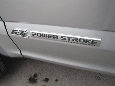 Used 2022 Ford F250 Platinum w/ FX4 Off-Road Package image 26