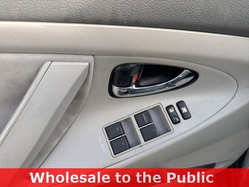 Used 2011 Toyota Camry LE image 12