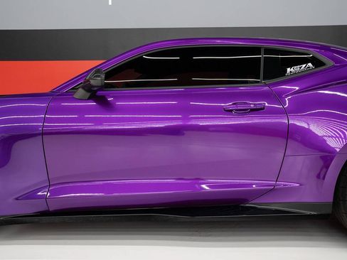 Used 2018 Chevrolet Camaro ZL1 RWD image 25