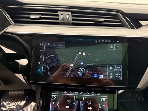 Used 2024 Audi Q8 e-tron Prestige w/ Prestige Package image 16