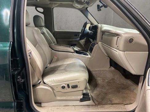 Used 2004 Chevrolet Suburban Z71 w/ Preferred Equipment Group AWD/4WD image 20