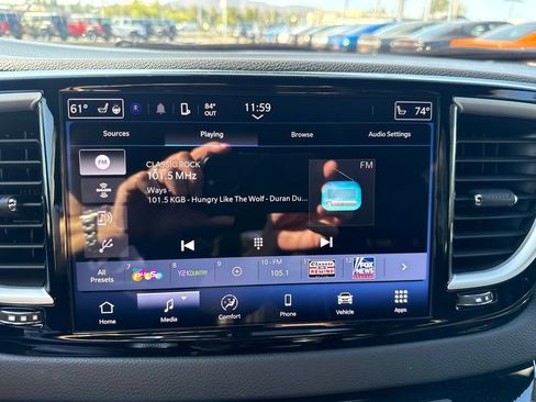 Used 2025 Chrysler Voyager LX FWD image 20