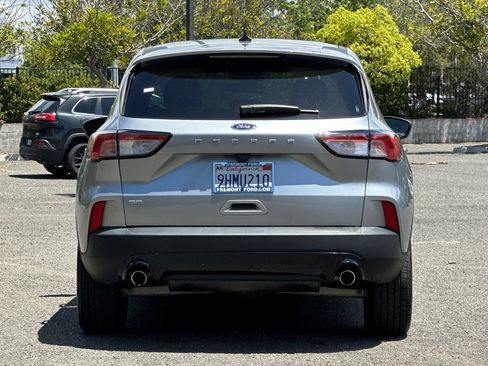 Certified 2022 Ford Escape SE w/ SE Sport Appearance Package FWD image 4
