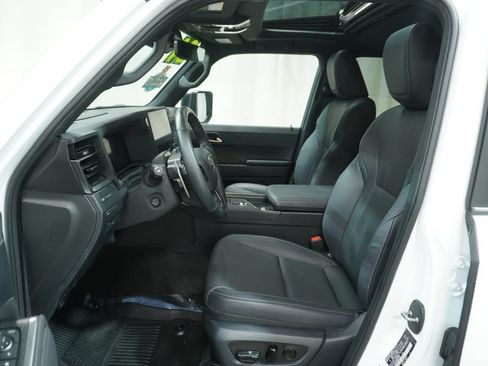 Used 2024 Lexus GX 550 w/ Accessory Package (Z1) AWD/4WD image 15