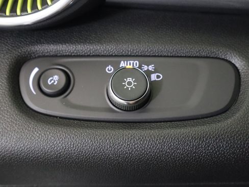 New 2026 Chevrolet Trax LT w/ Driver Confidence Package FWD image 32