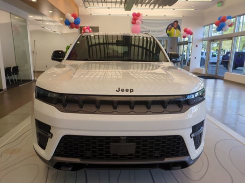 New 2026 Jeep Grand Wagoneer L Limited image 3