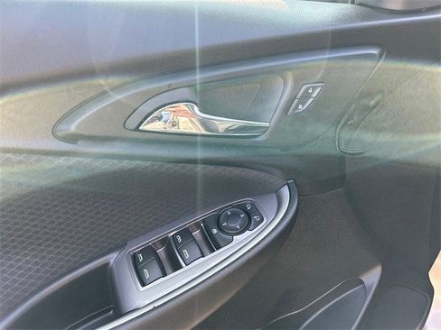 Used 2024 Chevrolet Malibu LT image 18